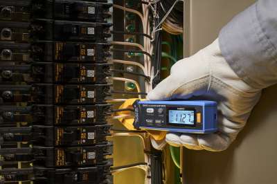 ac-leakage-clamp-meter-cm4001
